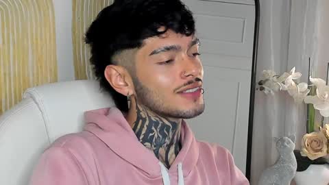 Snapshot of mihailleroy chatting on 7, 2, 2025 MIHAIL LEROY finally independent model online show from 7, 2, 2025