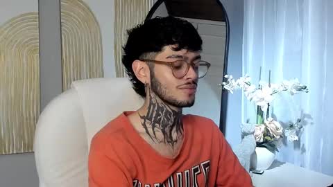 Snapshot of mihailleroy chatting on 19, 2, 2025 MIHAIL LEROY finally independent model online show from 19, 2, 2025