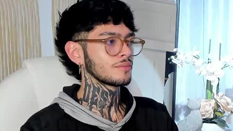 Snapshot of mihailleroy chatting on 21, 2, 2025 MIHAIL LEROY finally independent model online show from 21, 2, 2025