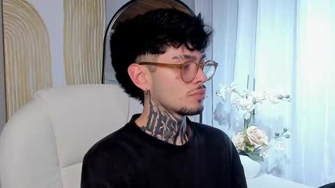 Snapshot of mihailleroy chatting on 11, 3, 2025 MIHAIL LEROY finally independent model online show from 11, 3, 2025