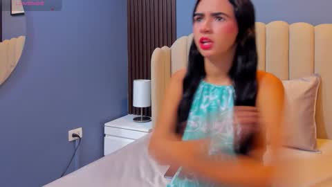 Snapshot of miia_cute18 chatting on 5, 12, 2025 miia_cute18 online show from 5, 12, 2025