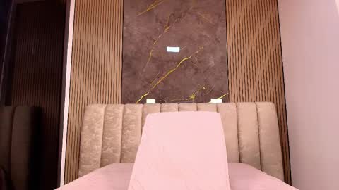 miia scoott  online show from 2, 12, 2025