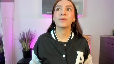 Snapshot of miia_taylors chatting on 9, 12, 2024 Miia 3 online show from 9, 12, 2024