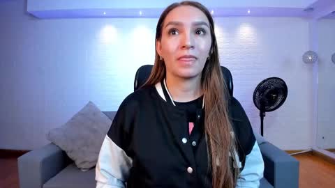 Snapshot of miia_taylors chatting on 10, 9, 2025 Miia 3 online show from 10, 9, 2025