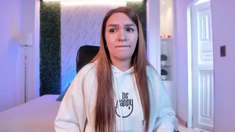 Snapshot of miia_taylors chatting on 3, 10, 2025 Miia 3 online show from 3, 10, 2025