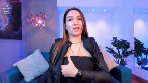 Snapshot of miia_taylors chatting on 28, 11, 2025 Miia 3 online show from 28, 11, 2025