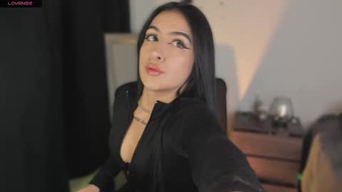 Snapshot of miiaa_stone chatting on 26, 11, 2025 miiaa stone online show from 26, 11, 2025