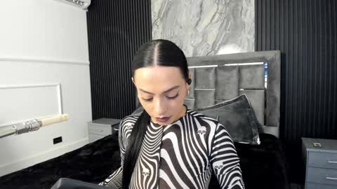 Snapshot of miiaamonroee chatting on 6, 1, 2025 Mia Monroe online show from 6, 1, 2025