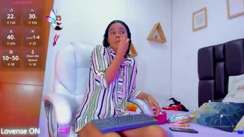 Snapshot of miiarod chatting on 3, 11, 2025 mia sofia online show from 3, 11, 2025