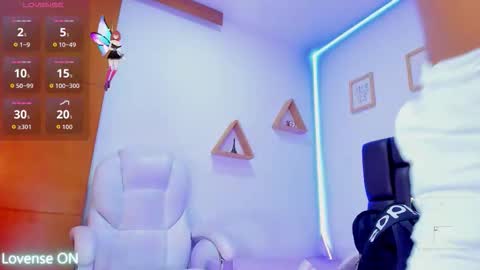 Snapshot of miiarod chatting on 23, 11, 2025 mia sofia online show from 23, 11, 2025