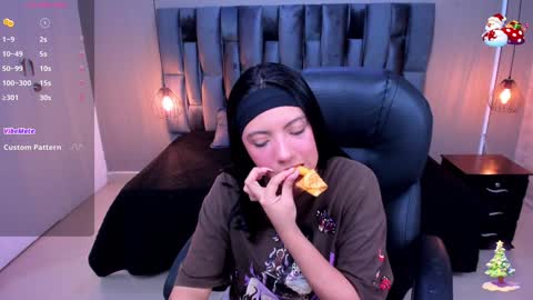 Snapshot of miichael_black chatting on 20, 12, 2024 Michael Black online show from 20, 12, 2024