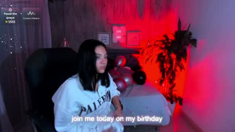 Snapshot of miichael_black chatting on 25, 12, 2024 Michael Black online show from 25, 12, 2024