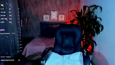 Snapshot of miichael_black chatting on 25, 9, 2025 Michael Black online show from 25, 9, 2025