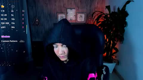 Snapshot of miichael_black chatting on 16, 10, 2025 Michael Black online show from 16, 10, 2025