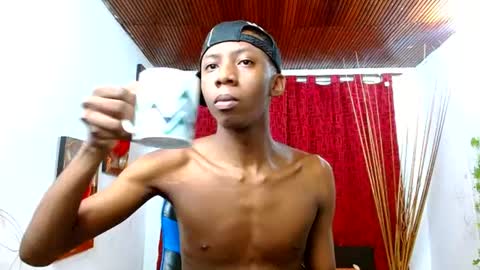 Snapshot of miilo18 chatting on 6, 7, 2026 milo online show from 6, 7, 2026