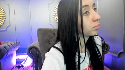 Snapshot of miilu__1 chatting on 2, 2, 2025 miilu online show from 2, 2, 2025