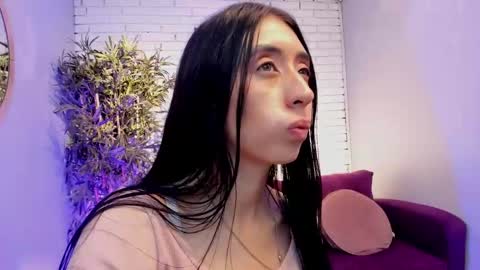 Snapshot of miilu__1 chatting on 6, 3, 2025 miilu online show from 6, 3, 2025