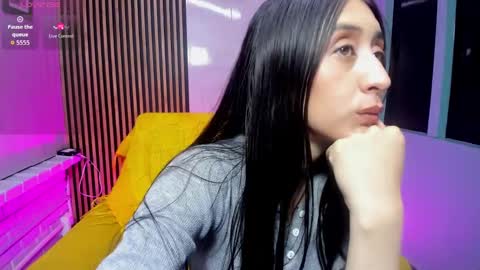 Snapshot of miilu__1 chatting on 19, 10, 2025 miilu online show from 19, 10, 2025
