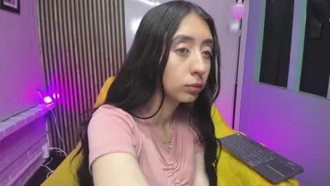 Snapshot of miilu__1 chatting on 6, 11, 2025 miilu online show from 6, 11, 2025