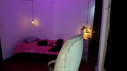 miiss_greyy online show from 10, 10, 2025