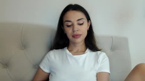 Snapshot of mika_gold7 chatting on 8, 11, 2025 Mika online show from 8, 11, 2025