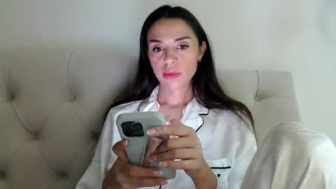 Snapshot of mika_gold7 chatting on 14, 11, 2025 Mika online show from 14, 11, 2025