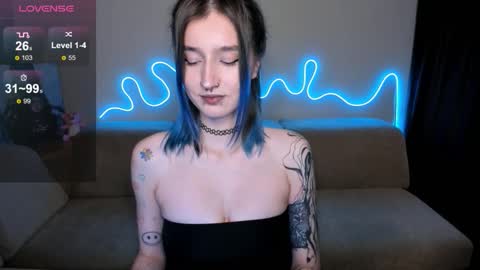 Snapshot of mika_reid chatting on 3, 11, 2025 Mika online show from 3, 11, 2025