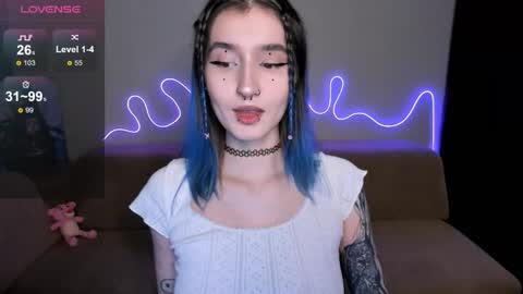 Snapshot of mika_reid chatting on 5, 11, 2025 Mika online show from 5, 11, 2025