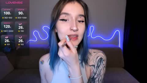 Snapshot of mika_reid chatting on 15, 11, 2025 Mika online show from 15, 11, 2025