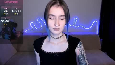 Snapshot of mika_reid chatting on 16, 11, 2025 Mika online show from 16, 11, 2025