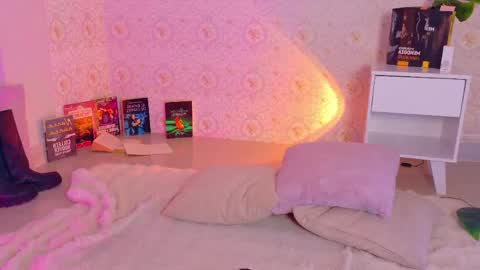 mika_velvet online show from 15, 4, 2026