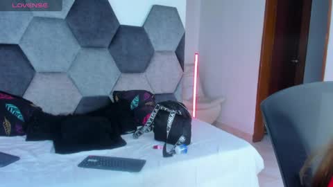 Snapshot of mikaelastonne chatting on 23, 5, 2026 Mikaela blondie bigass online show from 23, 5, 2026