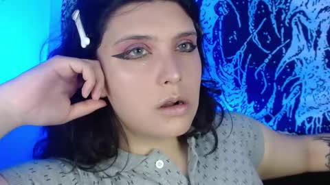 Snapshot of mikaskullcs chatting on 9, 9, 2025 Mika online show from 9, 9, 2025