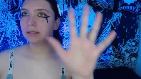 Snapshot of mikaskullcs chatting on 15, 9, 2025 Mika online show from 15, 9, 2025