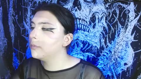 Snapshot of mikaskullcs chatting on 3, 10, 2025 Mika online show from 3, 10, 2025