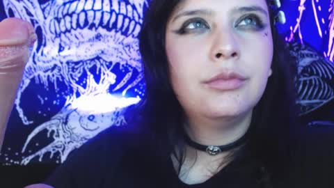 Snapshot of mikaskullcs chatting on 9, 10, 2025 Mika online show from 9, 10, 2025