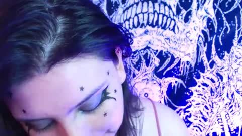 Snapshot of mikaskullcs chatting on 10, 10, 2025 Mika online show from 10, 10, 2025