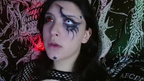 Snapshot of mikaskullcs chatting on 18, 10, 2025 Mika online show from 18, 10, 2025