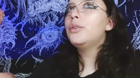 Snapshot of mikaskullcs chatting on 12, 11, 2025 Mika online show from 12, 11, 2025