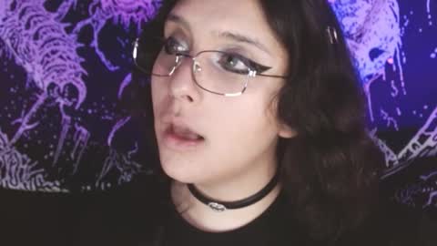 Snapshot of mikaskullcs chatting on 19, 11, 2025 Mika online show from 19, 11, 2025