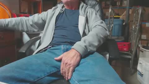 Snapshot of mike694fun chatting on 3, 1, 2025 mike694fun online show from 3, 1, 2025