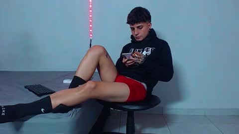 Mike IMDEPENDIENT MODEL online show from 1, 12, 2025