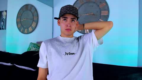 Mike 0233 online show from 13, 12, 2024