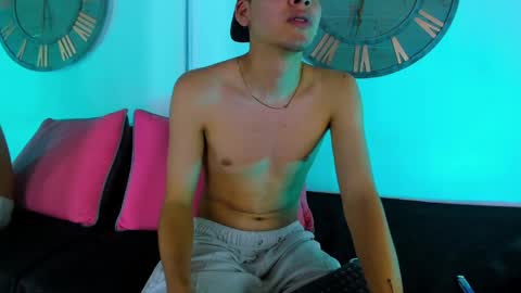 Mike 0233 online show from 24, 1, 2025