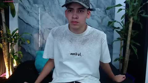 Mike 0233 online show from 15, 2, 2025