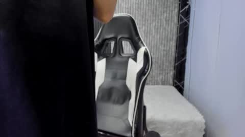 Mike 0233 online show from 7, 11, 2025