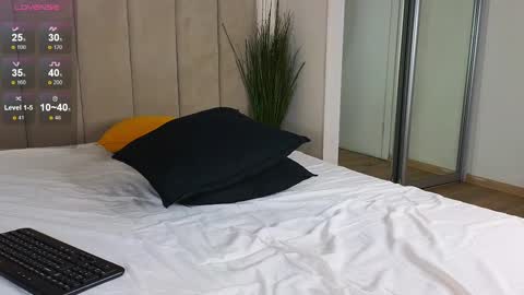 Snapshot of mike___magic chatting on 8, 3, 2025 Mike Magic online show from 8, 3, 2025