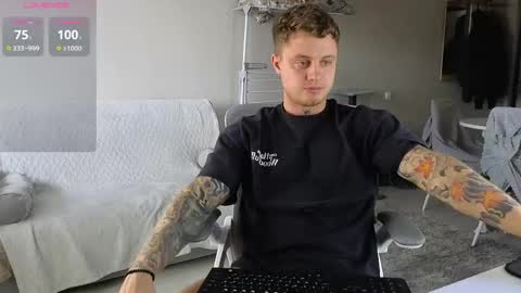 Snapshot of mike___magic chatting on 13, 4, 2026 Mike Magic online show from 13, 4, 2026