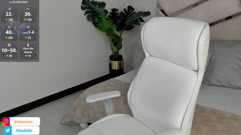 Snapshot of mike_belle chatting on 24, 12, 2024 Mike Belle online show from 24, 12, 2024