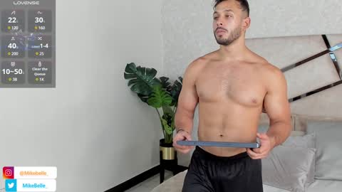 Snapshot of mike_belle chatting on 25, 12, 2024 Mike Belle online show from 25, 12, 2024